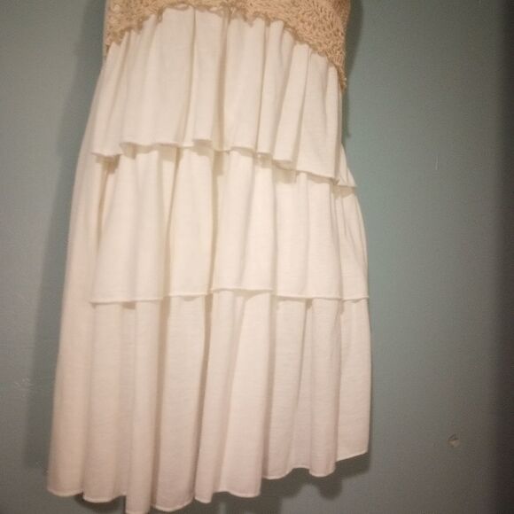 Crochet lace tiered halter dress - Picture 5 of 8